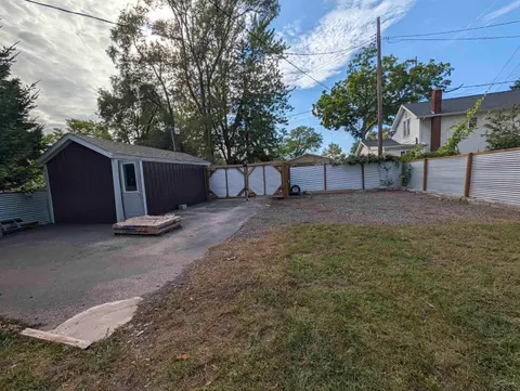 319 N Madison Avenue, Bay City MI 48708 photo 4