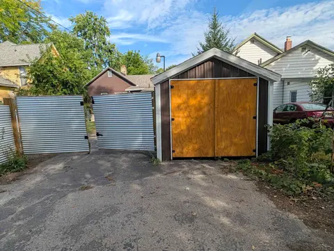 319 N Madison Avenue, Bay City MI 48708 photo 5