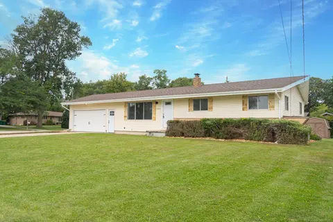 2915 Continental Drive, Bay City MI 48706 photo 2
