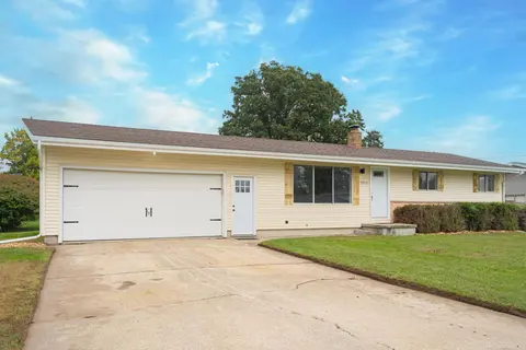 2915 Continental Drive, Bay City MI 48706 photo 3