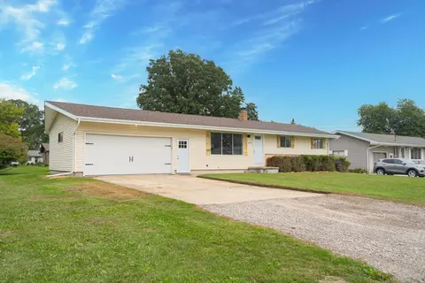 2915 Continental Drive, Bay City MI 48706 photo 4
