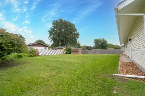 2915 Continental Drive, Bay City MI 48706 photo 5