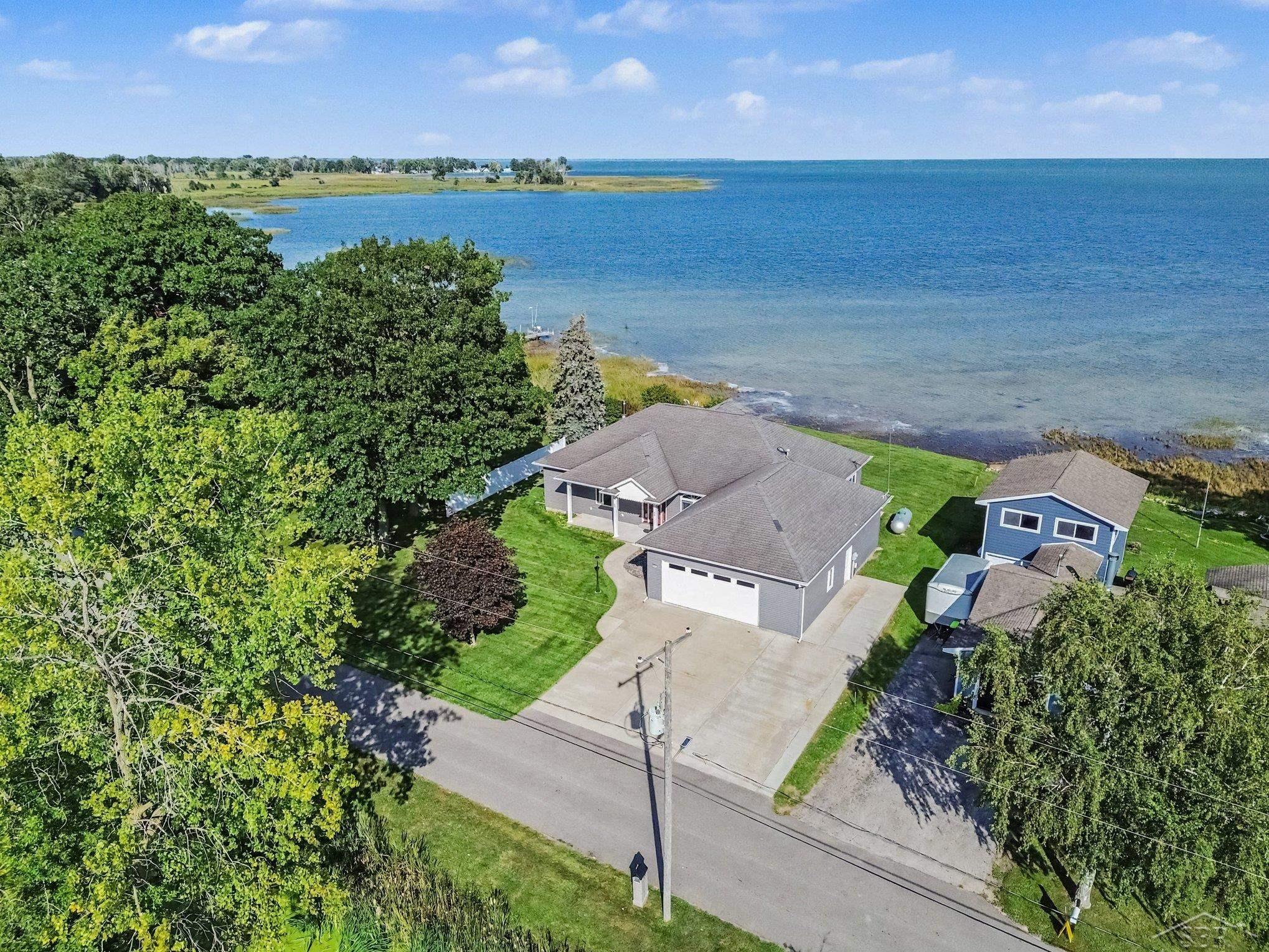 5871 Sandy Drive, Pinconning MI 48650 photo 1