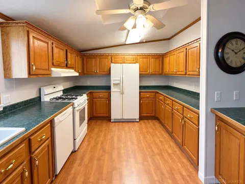 7497 Cardinal Road, Lexington MI 48450 photo 2