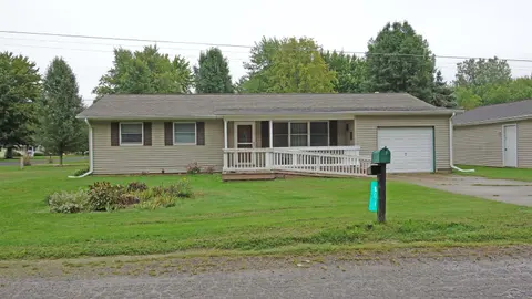 801 Firwood Street, Chesaning MI 48616 photo 2