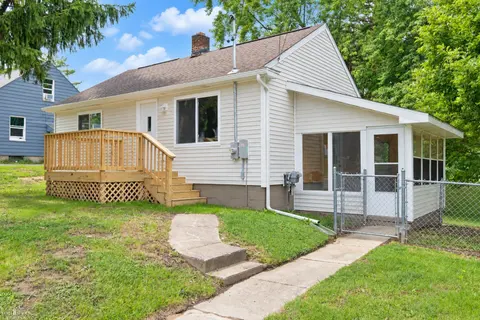 1126 S Shiawassee Street, Owosso MI 48867 photo 2
