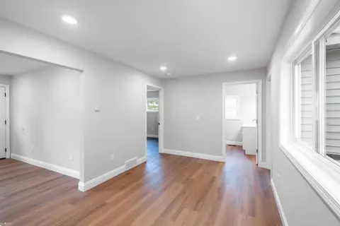 1126 S Shiawassee Street, Owosso MI 48867 photo 4