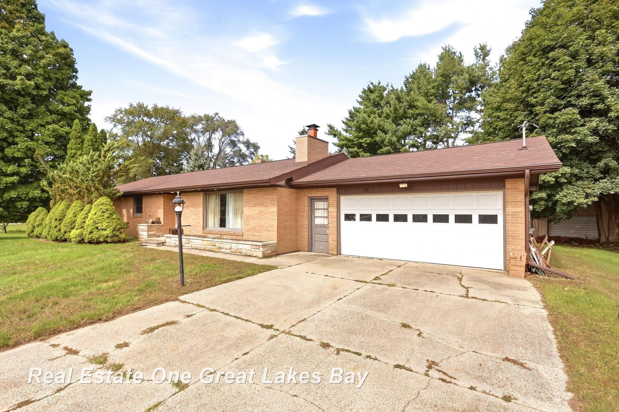 1821 E Michigan Avenue, Mount Pleasant MI 48858 photo 1
