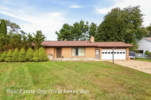 1821 E Michigan Avenue, Mount Pleasant MI 48858 photo 3