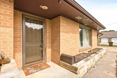 1821 E Michigan Avenue, Mount Pleasant MI 48858 photo 5