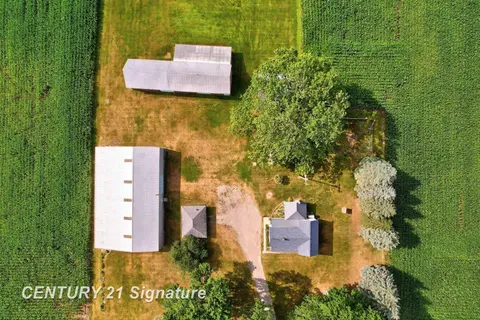 22335 Ederer Road, Merrill MI 48637 home for sale