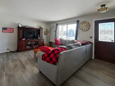 963 King James Court, Vassar MI 48768 photo 3