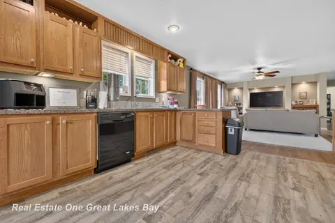 2500 Starlite Drive, Saginaw MI 48603 photo 3