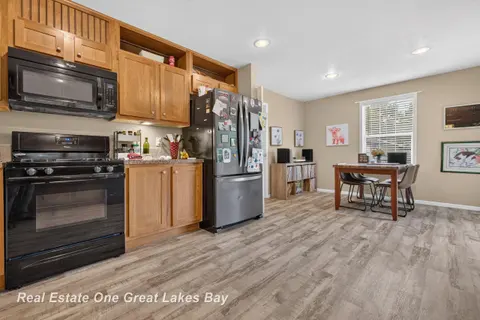 2500 Starlite Drive, Saginaw MI 48603 photo 5