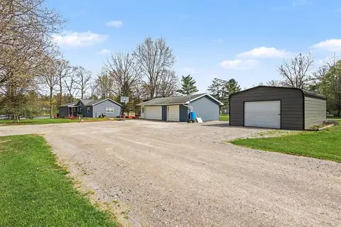 5494 N Lake Sanford Road, Sanford MI 48657 photo 5