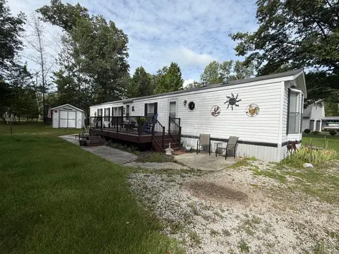 1859 Pratt Lake Road, Gladwin MI 48624 photo 3