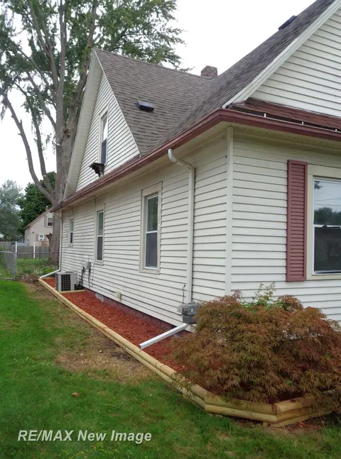 2024 Vermont Street, Saginaw MI 48602 photo 3