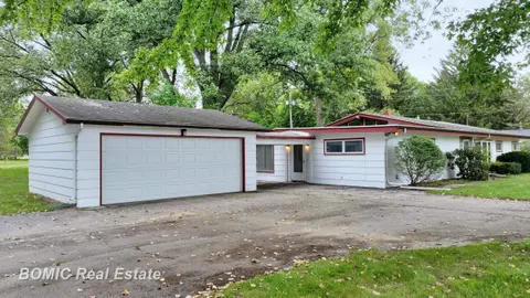 5161 S Washington Road, Saginaw MI 48601 photo 2