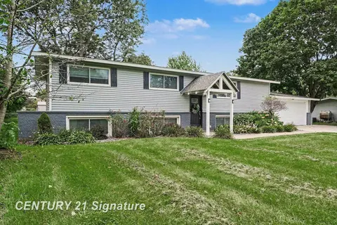 481 N 5 Mile Road Road, Midland MI 48640 photo 2