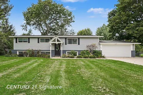 481 N 5 Mile Road Road, Midland MI 48640 photo 3