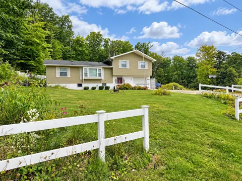 3825 Lapham Drive, Harrison MI 48625 photo 2