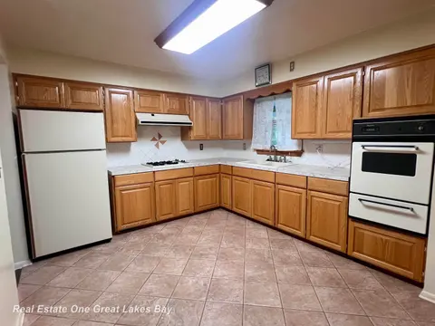 1309 Leo Street, Saginaw MI 48638 photo 5