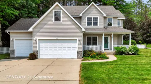 7725 Mammoth Pines Lane, Midland MI 48642 home for sale