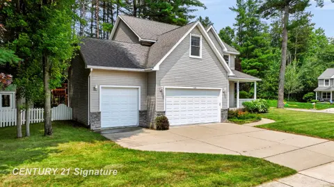7725 Mammoth Pines Lane, Midland MI 48642 photo 2
