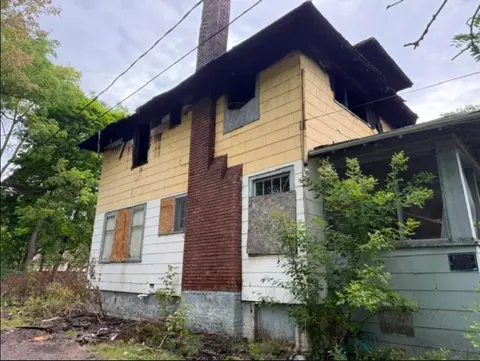 915 Burt Street, Saginaw MI 48607 home for sale