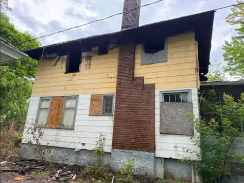 915 Burt Street, Saginaw MI 48607 photo 3