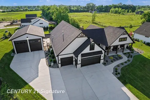 8795 Copper Court, Freeland MI 48623 photo 2