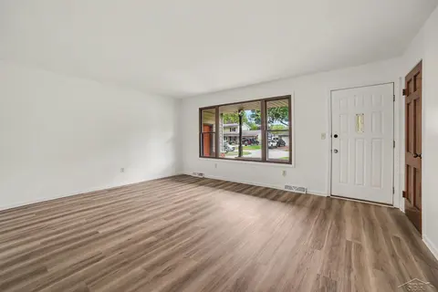 5311 Heritage Drive, Saginaw MI 48603 photo 3