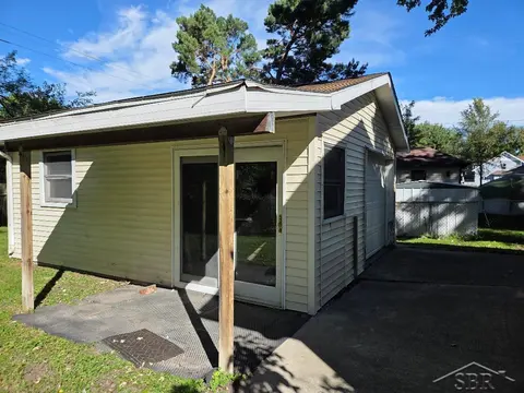 1721 Mershon Street, Saginaw MI 48602 photo 3