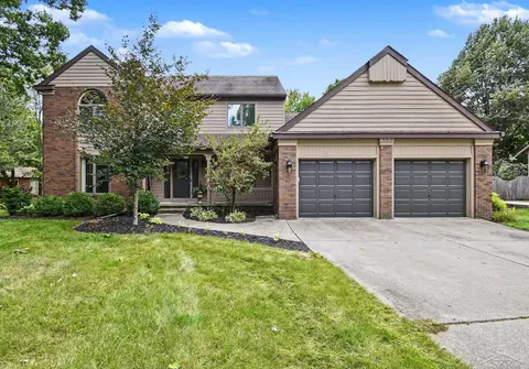 6102 Oak Meadows Court, Midland MI 48640 photo 2