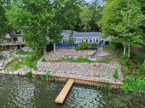 3366 N Lakeside Drive, Sanford MI 48657-9473 home for sale