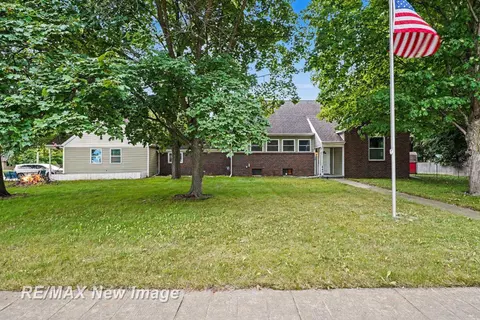 640 E Saginaw Street, Breckenridge MI 48615 multi-family property for sale