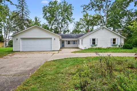2805 Chippewa Lane, Midland MI 48640-4116 home for sale