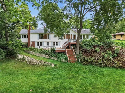 2805 Chippewa Lane, Midland MI 48640-4116 photo 3