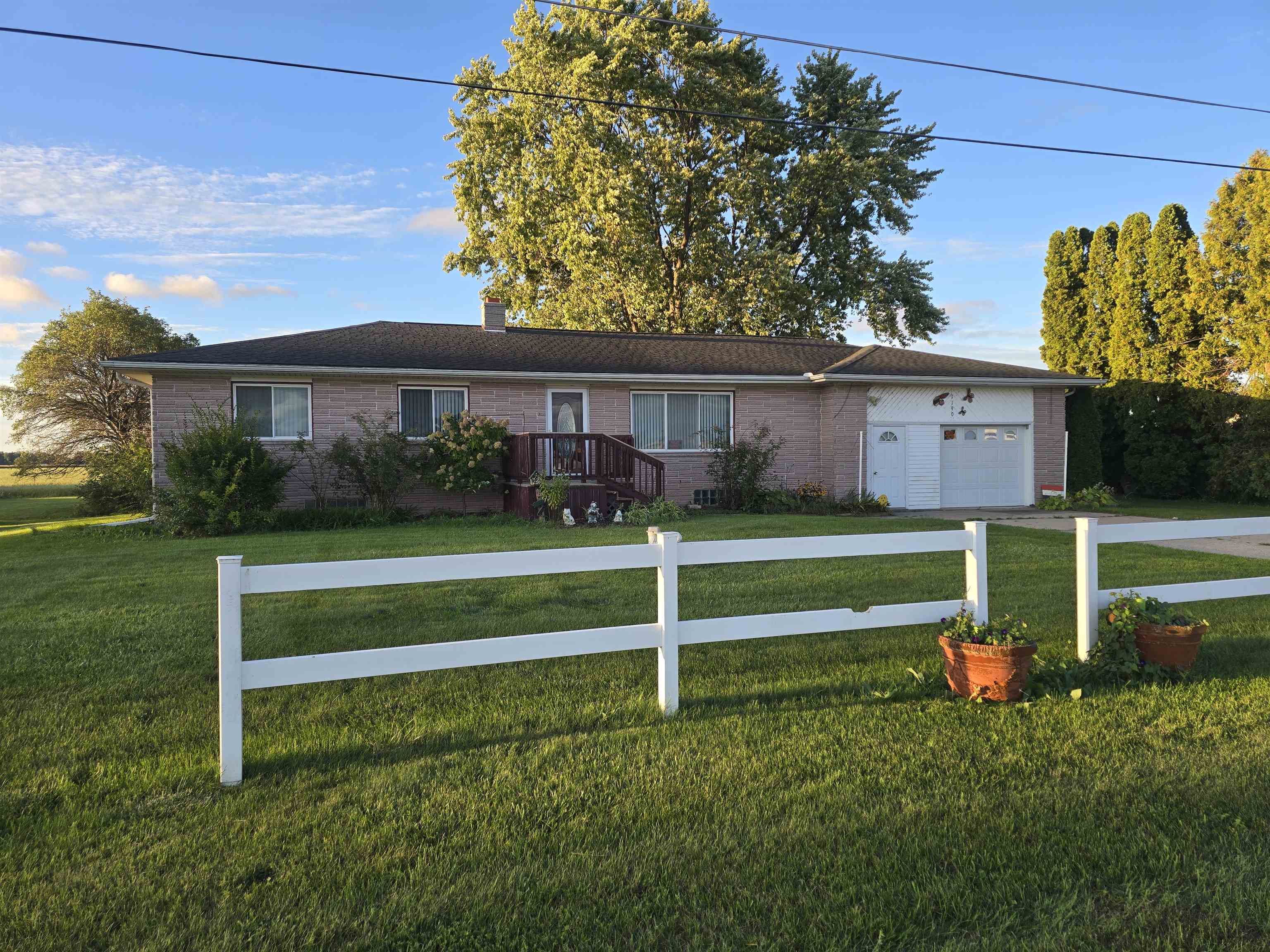 1190 E Prevo Road, Linwood MI 48634-0572 photo 1