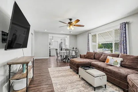 715 S Sheridan Street, Bay City MI 48708 photo 3