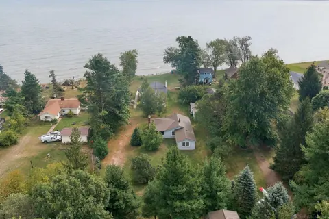 3770 N Lakeshore Road, Deckerville MI 48427 photo 5