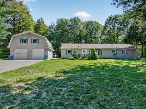 3960 Lakeshore Drive, Gladwin MI 48624-7805 photo 2