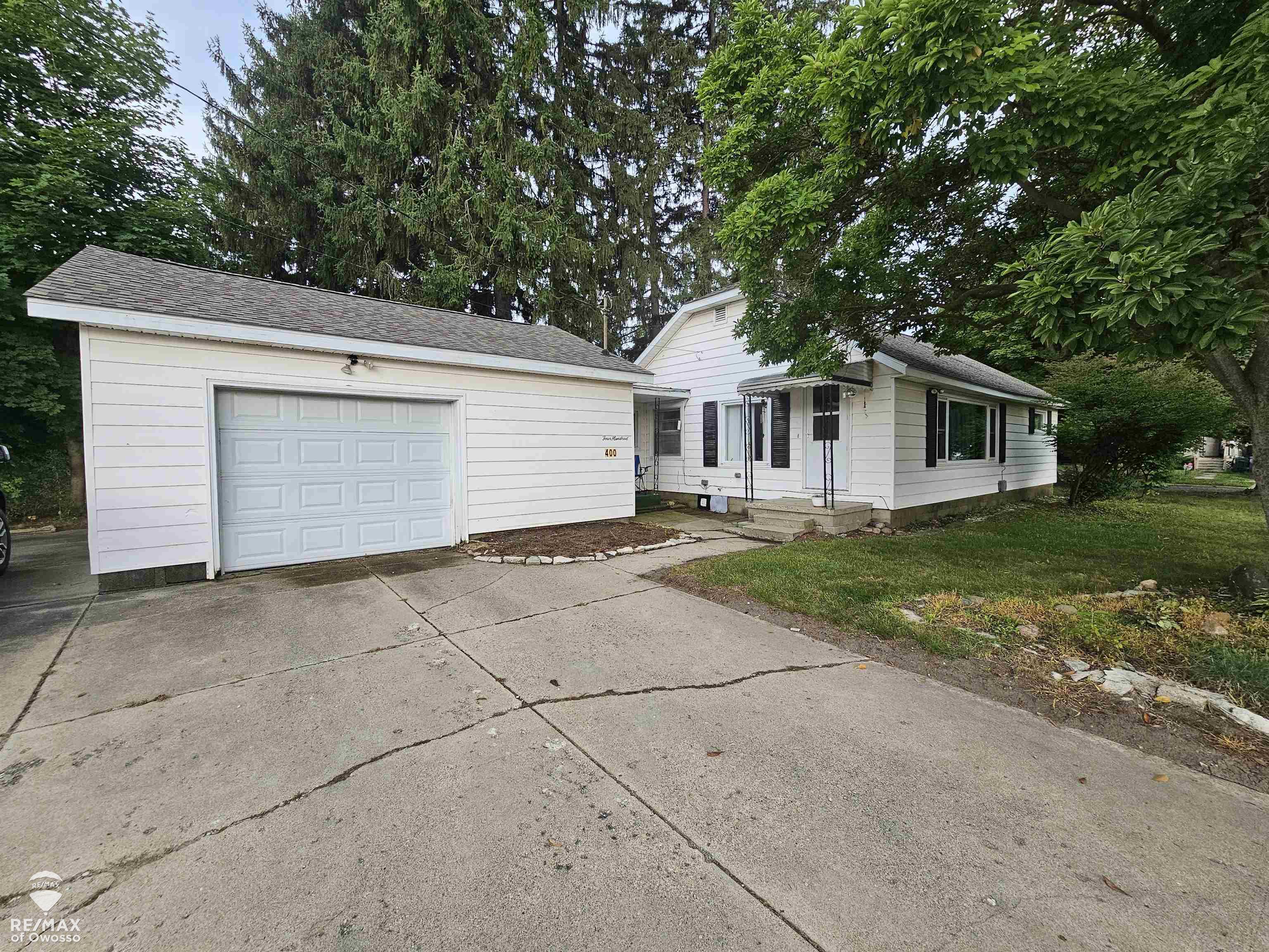 400 E Monroe Street, Owosso MI 48867 photo 1