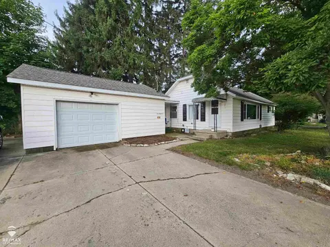 400 E Monroe Street, Owosso MI 48867 home for sale