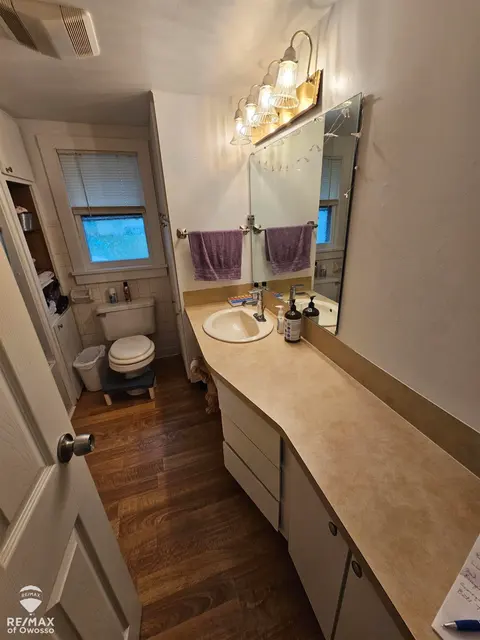 400 E Monroe Street, Owosso MI 48867 photo 3