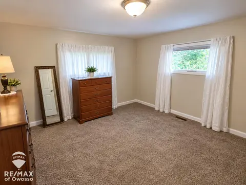 400 E Monroe Street, Owosso MI 48867 photo 5