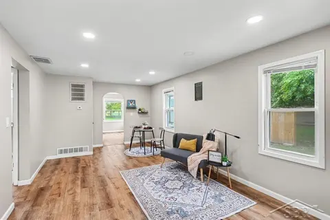 2980 E Stewart Road, Midland MI 48640 photo 4