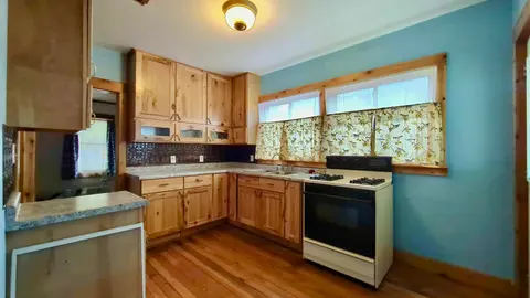 522 Ryan Street, Owosso MI 48867 photo 2