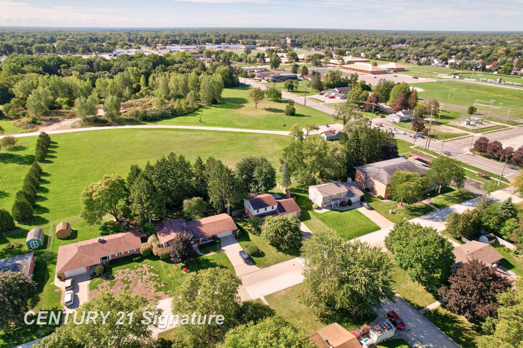 4925 Century Drive, Saginaw MI 48638 photo 1