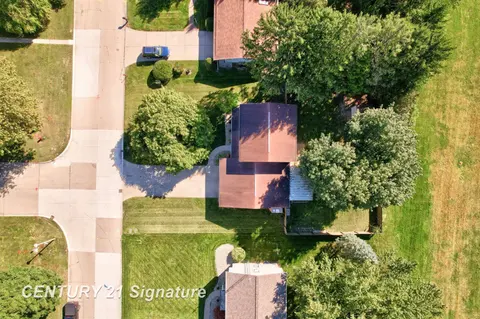 4925 Century Drive, Saginaw MI 48638 photo 4